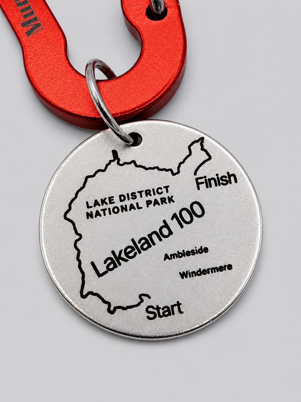 The Ultra Set. 1 personalised carabiner + 1 tag